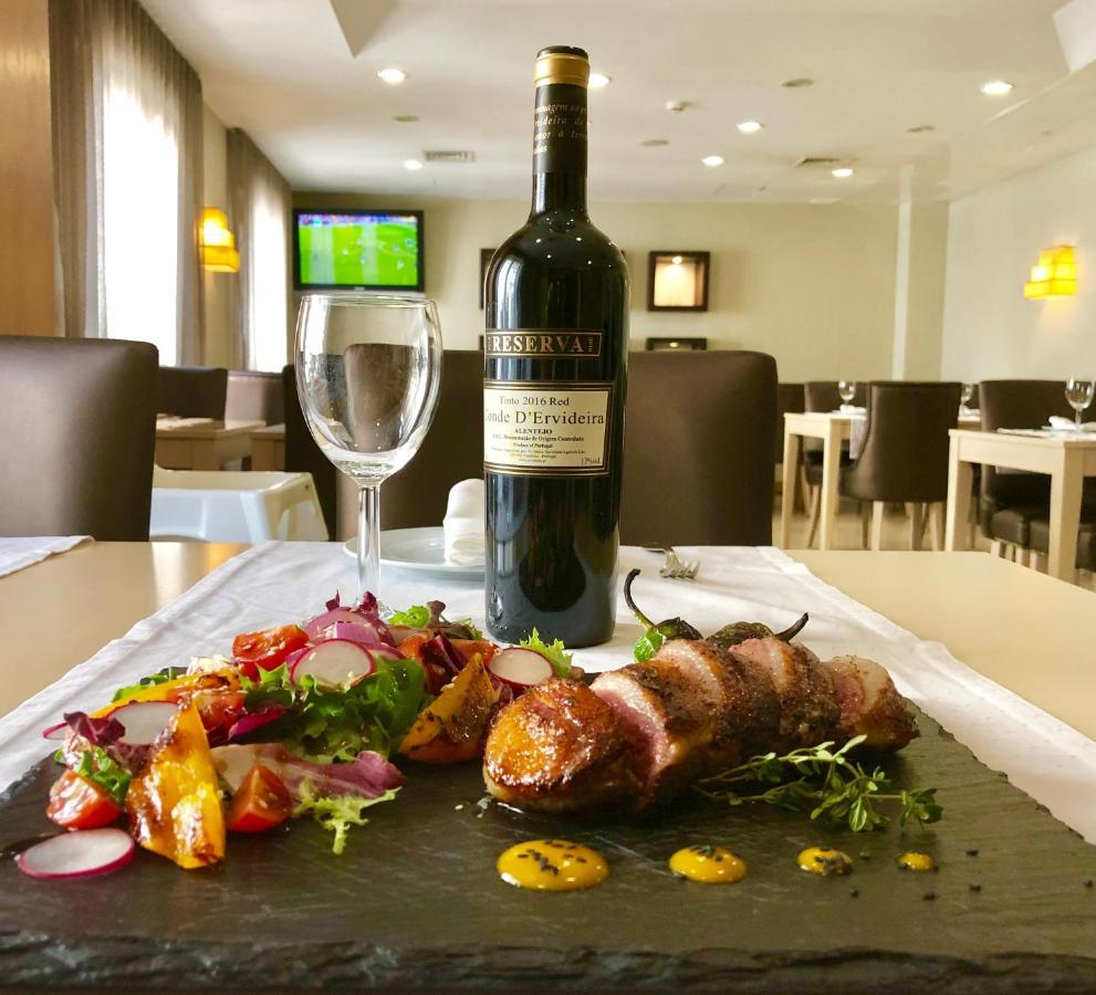 Hotel Torres Novas Zewnętrze zdjęcie